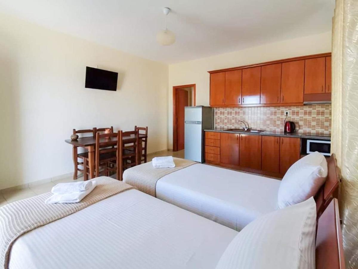 Apartament Dina's