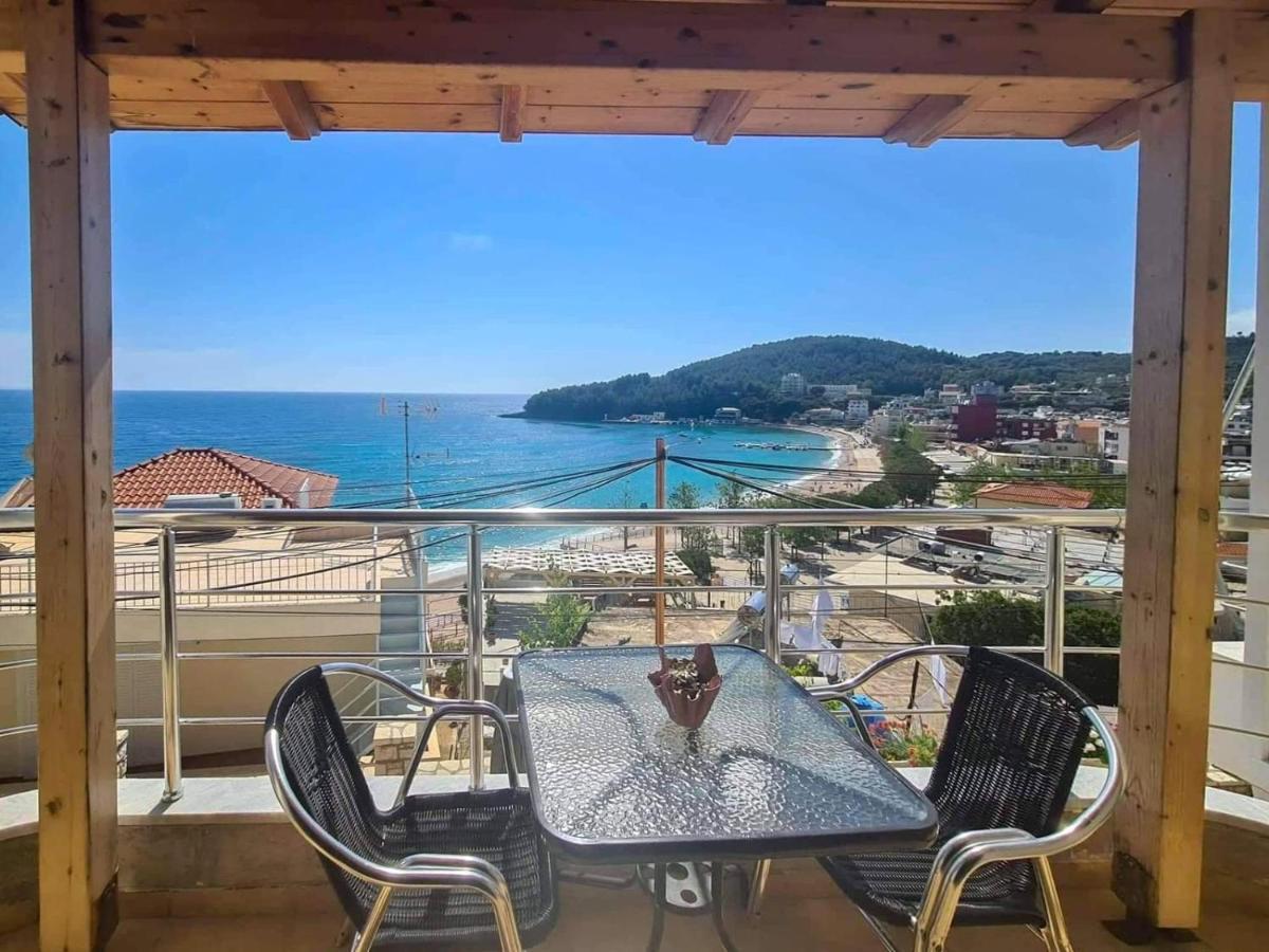 Dina's Himara